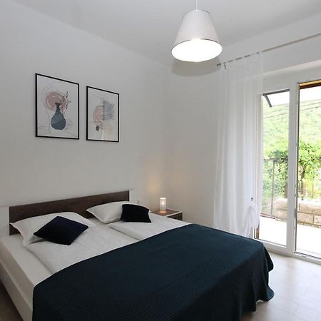 L Apartment Raša Exteriör bild