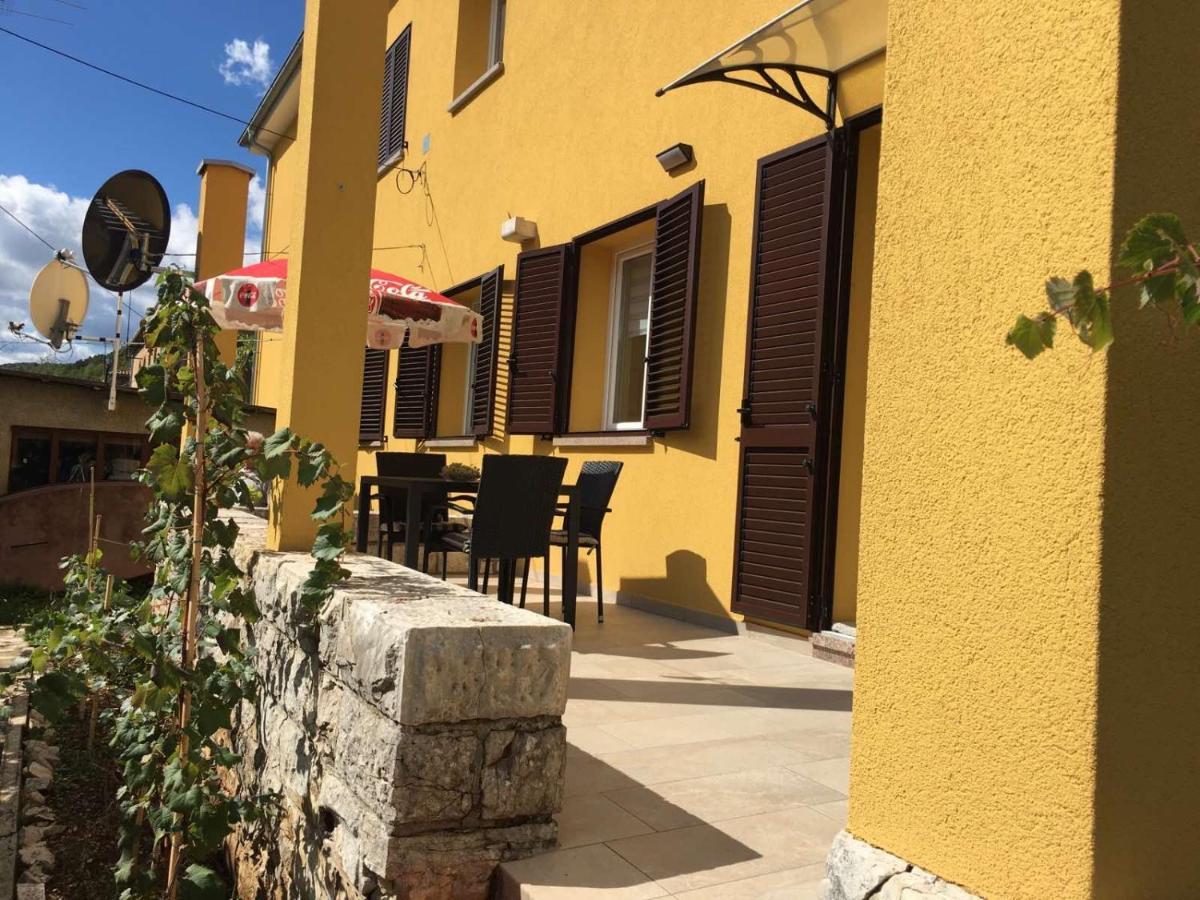 L Apartment Raša Exteriör bild